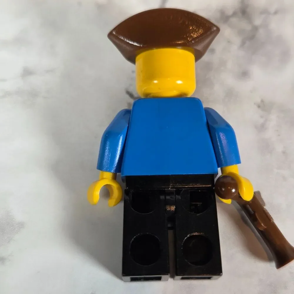LEGO Pirates Battle Cove Set 1492 Complete Set With Manual and Polybag - Picture 8 of 9